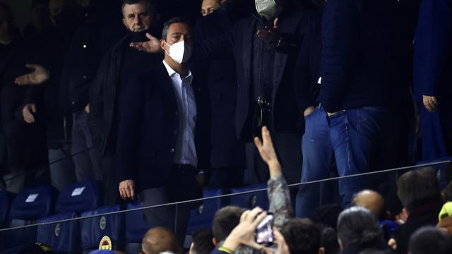 Fenerbahçe'de teknik direktör belirsizliği sürüyor