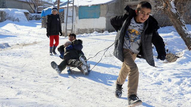 Eğitime kar engeli! Birçok ilde okullar tatil edildi