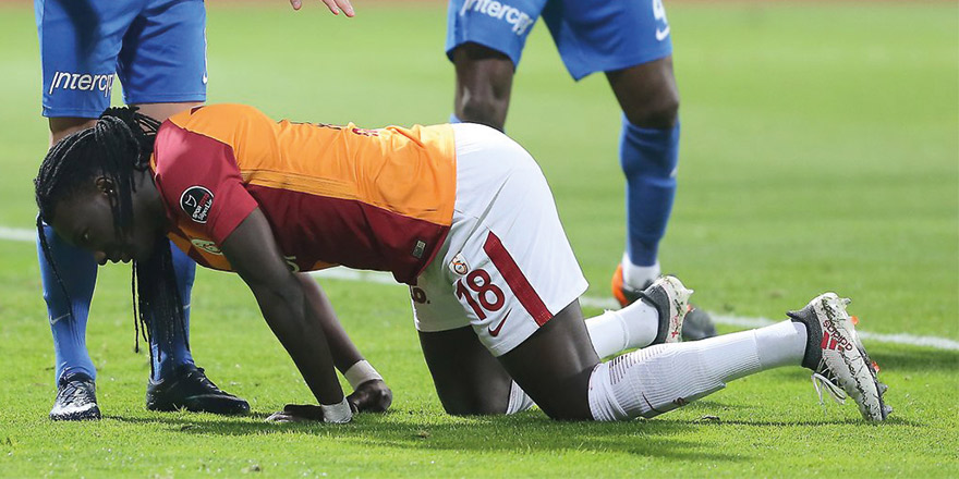 Galatasaray'ın yıldızı sahada bayıldı