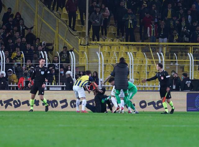 Fenerbahçeli futbolcuların müdahalesi faciayı son anda önledi