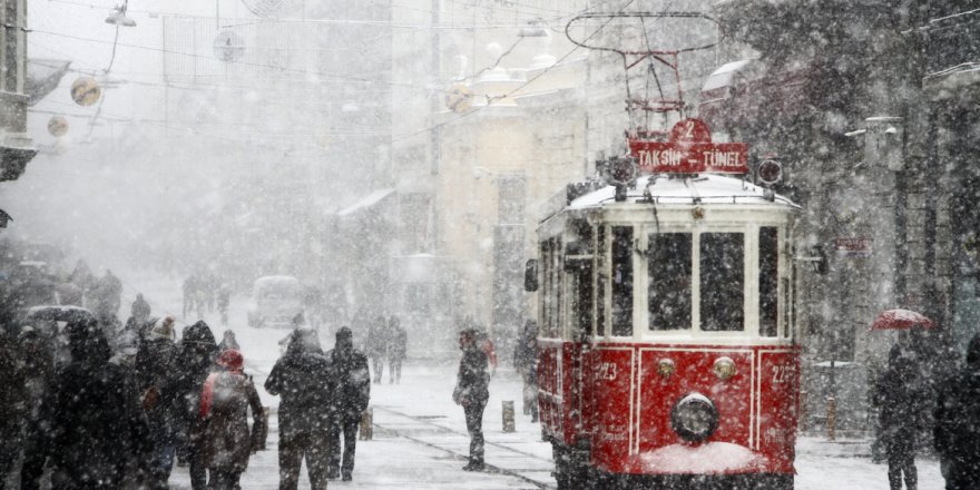 İstanbul'a kar ne zaman yağacak? Uzmanlar tarih verdi