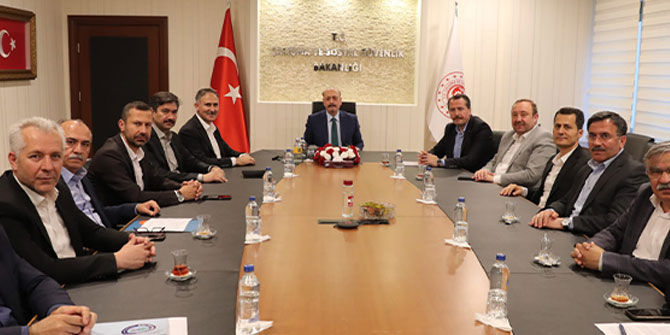 Memur-Sen Genel Başkanı Ali Yalçın ve Bakan Bilgin görüştü