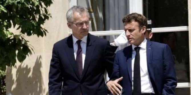 Emmanuel Macron'dan NATO açıklaması: Türkiye kararını açıklasın