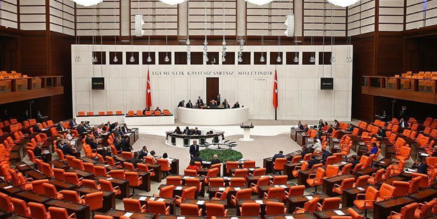 AK Parti açıkladı: Dezenformasyon ile mücadele teklifi ertelendi