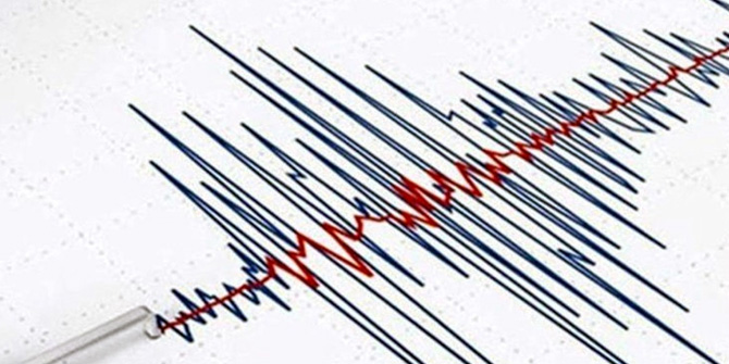 Manisa Soma'da öğle saatlerinde korkutan deprem