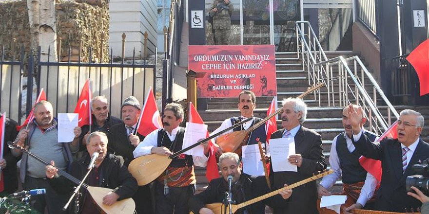 Erzurumlu aşıklardan gönüllü askerlik başvurusu