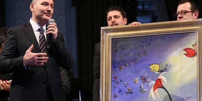 Bakan Soylu'nun yaptığı resim 500 bin liraya satıldı