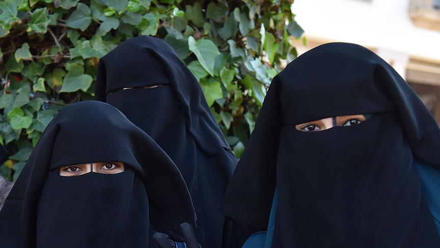Avustralya'da İslam karşıtı senatör burka yasağı istedi