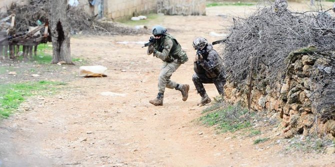 PKK'nın terör kamplarına operasyon: 12 terörist öldürüldü