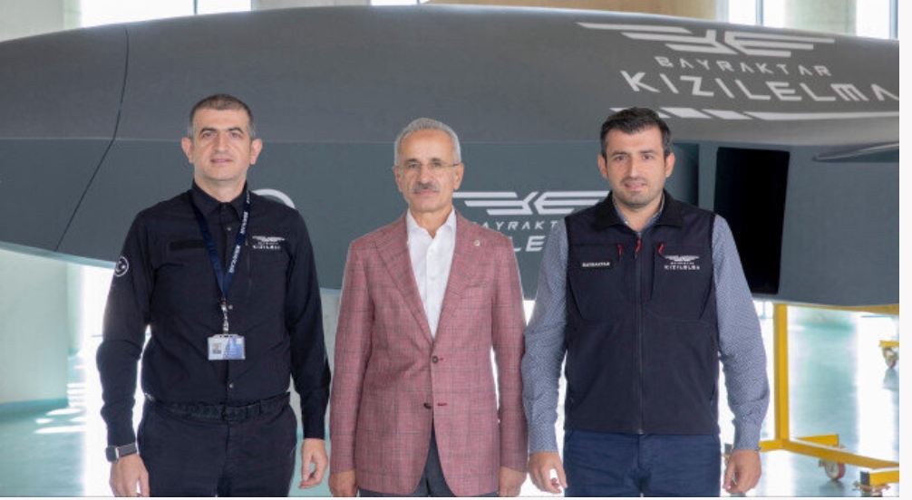 Bakan Uraloğlu, Özdemir Bayraktar Milli Teknoloji Merkezi'ni ziyaret etti: Türkiye hızlanıyor