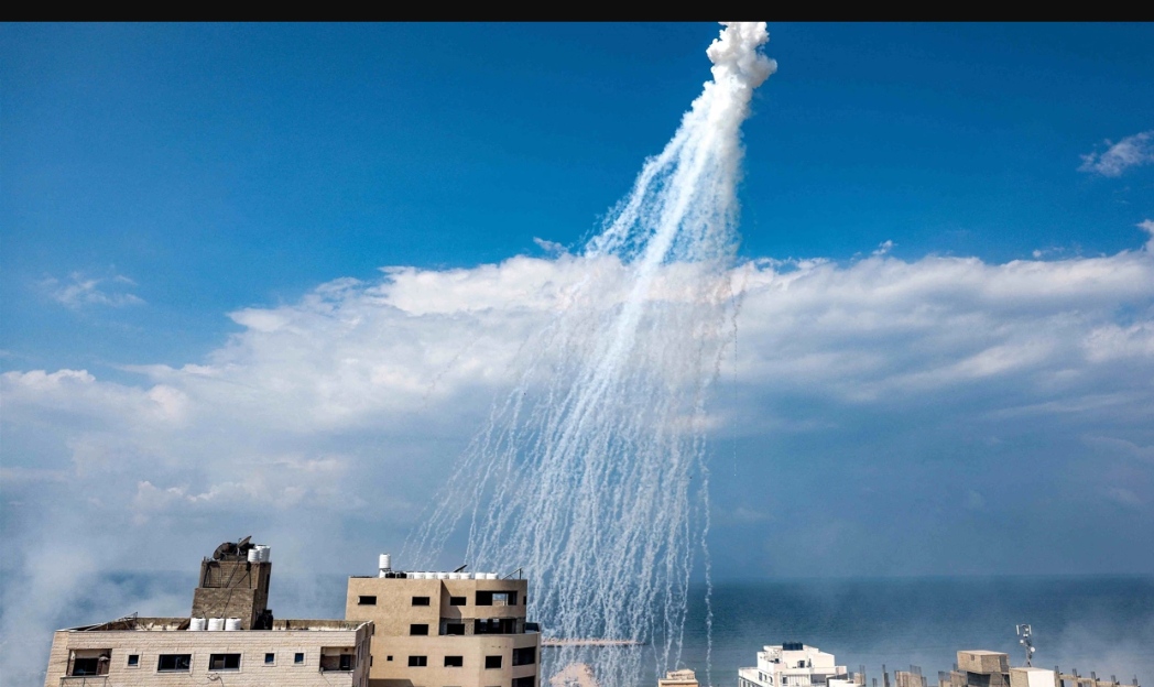 İsrail binlerce kişinin sığındığı okula beyaz fosfor bombasıyla saldırdı