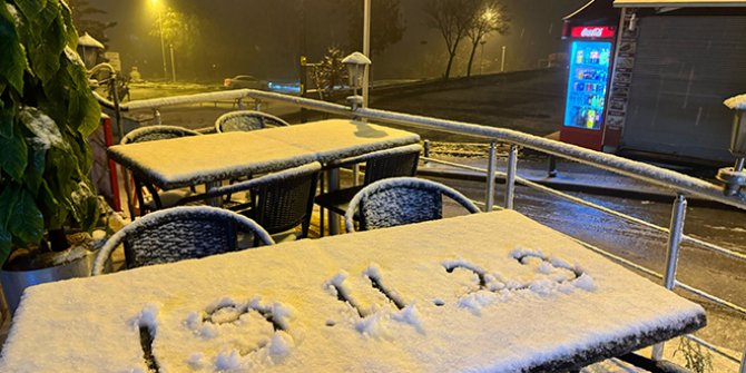 İstanbul'a mevsimin ilk karı yağdı