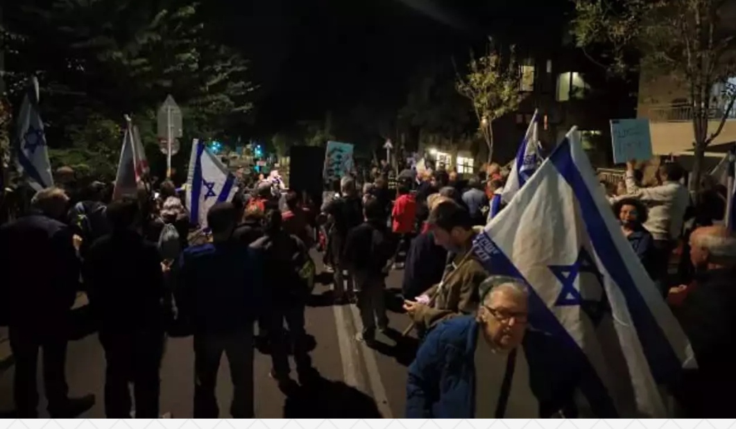 Netanyahu'yu şoke eden protesto! İstifa çağrısı! 'Suçlu, suçlu' sloganları