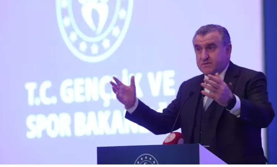 Bakan Bak: Türkiye EURO 2024'te ev sahibi gibi oynayacak