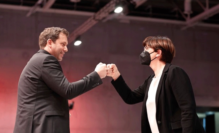 Almanya'da Sosyal Demokrat Parti'nin eş genel başkanları yeniden Esken ve Klingbeil oldu