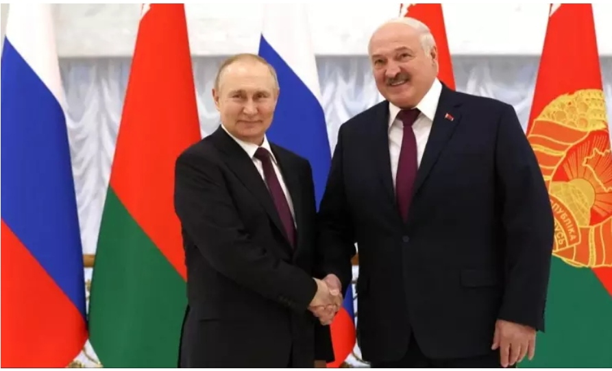 Putin, Rusya ile Belarus'un baskılar karşısında yakın işbirliğinde bulunduğunu söyledi
