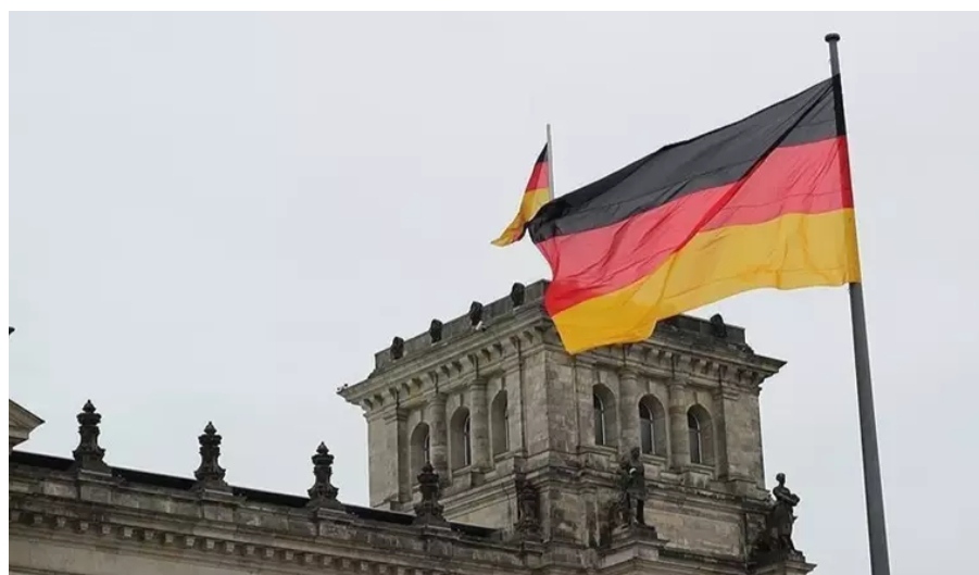 Almanya'da çifte vatandaşlığı kolaylaştıran yasa Federal Eyalet Temsilciler Meclisi'nde onayandı