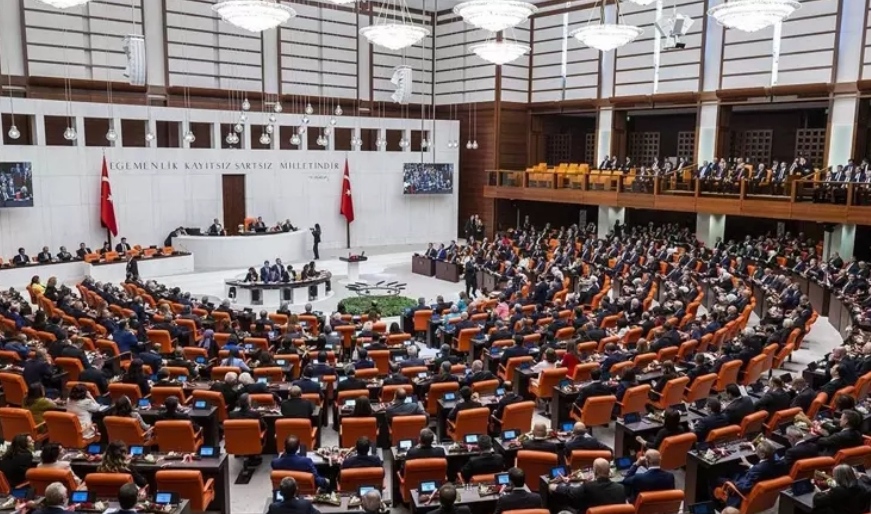 Meclis'te CHP'lilerin oda kavgası! Kılıçdaroğlu ve Özel'in ekibi karşı karşıya geldi