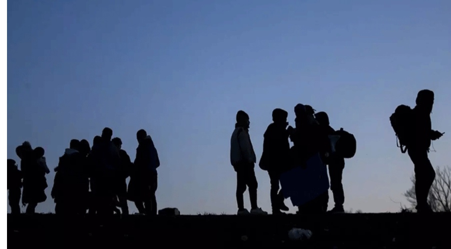 İzmir'de 34 düzensiz göçmen yakalandı
