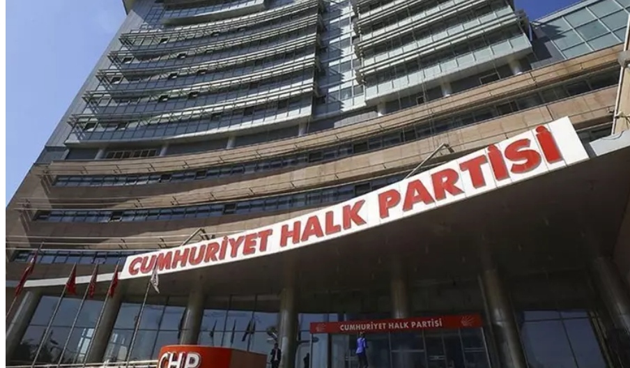 CHP İstanbul'da 2 ilçe adayını değiştirdi