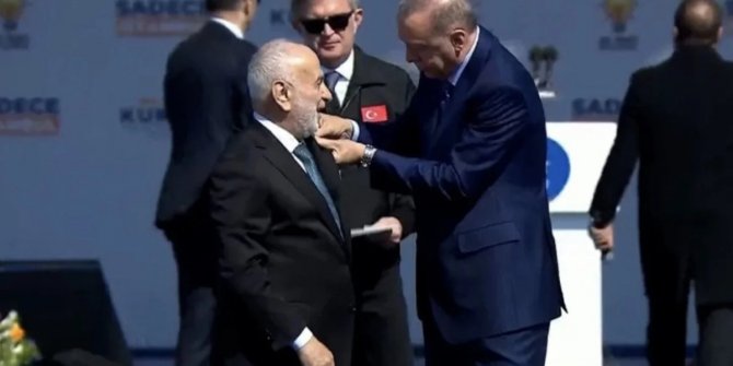 Suat Pamukçu AK Parti'ye katıldı! Cumhurbaşkanı Erdoğan rozeti taktı