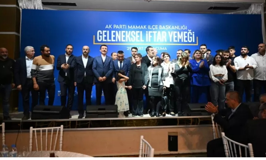 CHP'de istifa depremi! Ankara'da 50 üye AK Parti'ye geçti