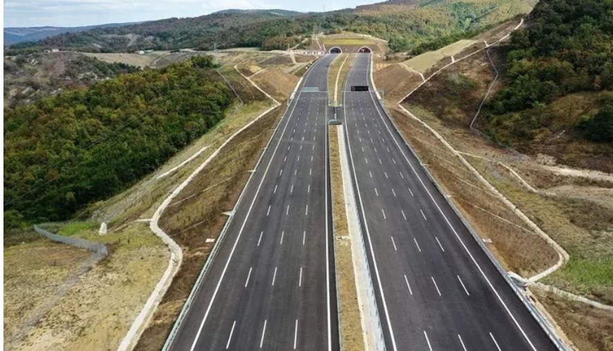 Akıllı yollar geliyor! Türkiye geri sayımı başlattı: Pilot bölge Antalya olacak