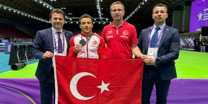 Milli cimnastikçi Adem Asil bronz madalya kazandı