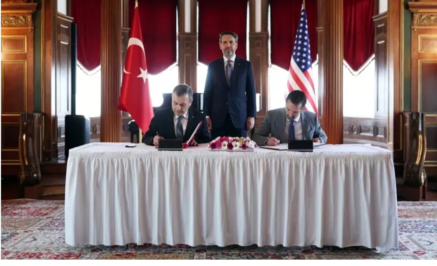 Dev LNG anlaşmasında İmzalar atıldı: Türkiye sayılı ülkeler arasında olacak!