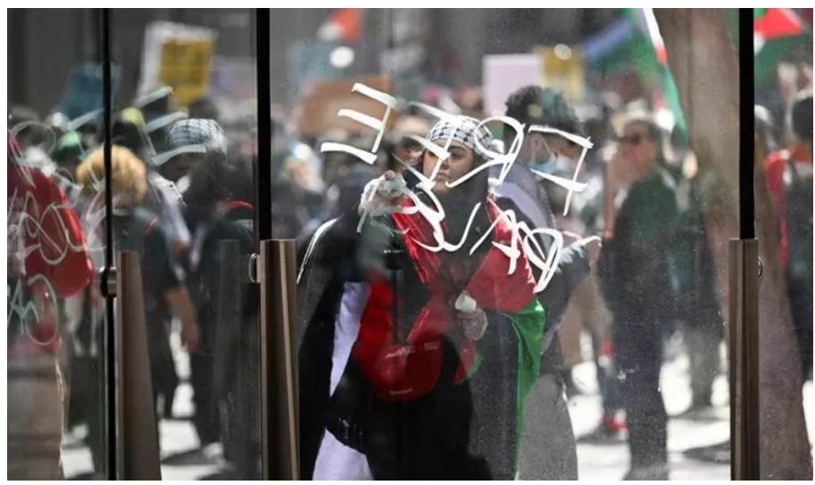 ABD'deki California Üniversitesi'nde Filistin'e destek gösterileri yeniden başladı