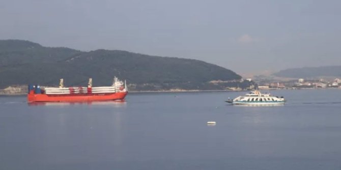 Çanakkale Boğazı gemi arızası nedeniyle tek yönlü trafiğe kapatıldı