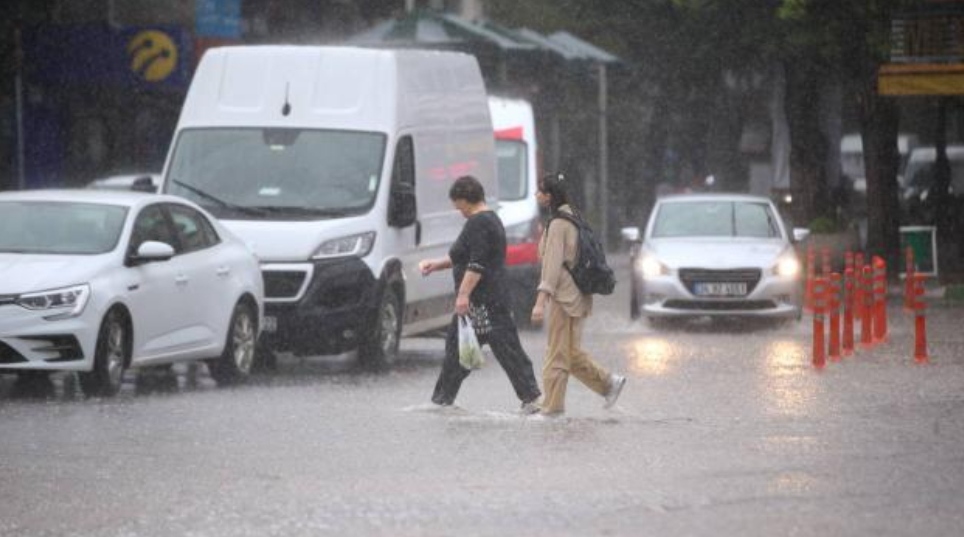 11 il için "sarı" uyarı: Kuvvetli yağışa dikkat