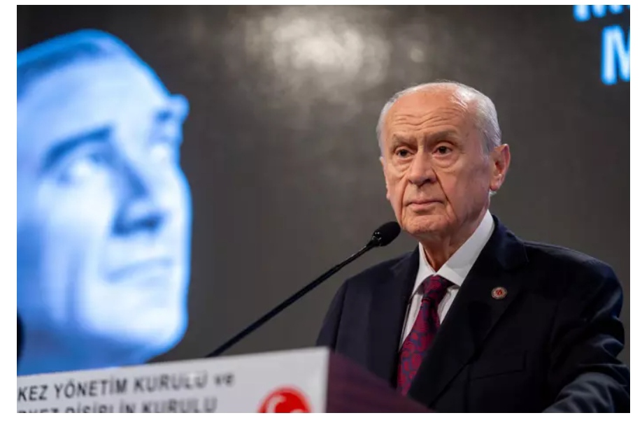 Bahçeli: Anayasanın ilk 4 maddesine şaşı bakanlar ve şaibeli tavır gösterenler bizim için yok hükmündedir