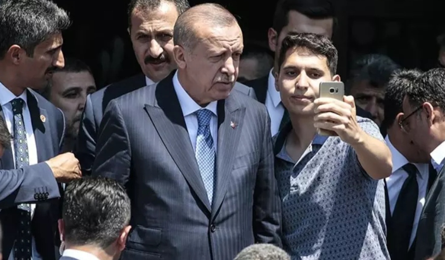 Cumhurbaşkanı Erdoğan, cuma namazını Atatürk Havalimanı'ndaki mescitte kıldı