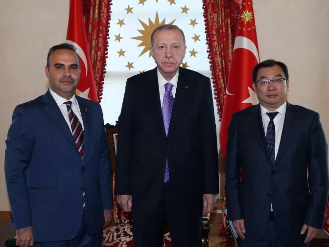 Cumhurbaşkanı Erdoğan, Chery International Başkanı Guibing'i kabul etti