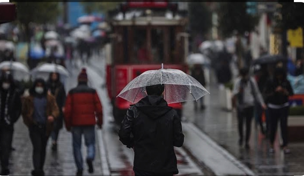 Meteoroloji'den hafta sonu uyarısı! İstanbul'da öğleden sonra kuvvetli sağanak bekleniyor