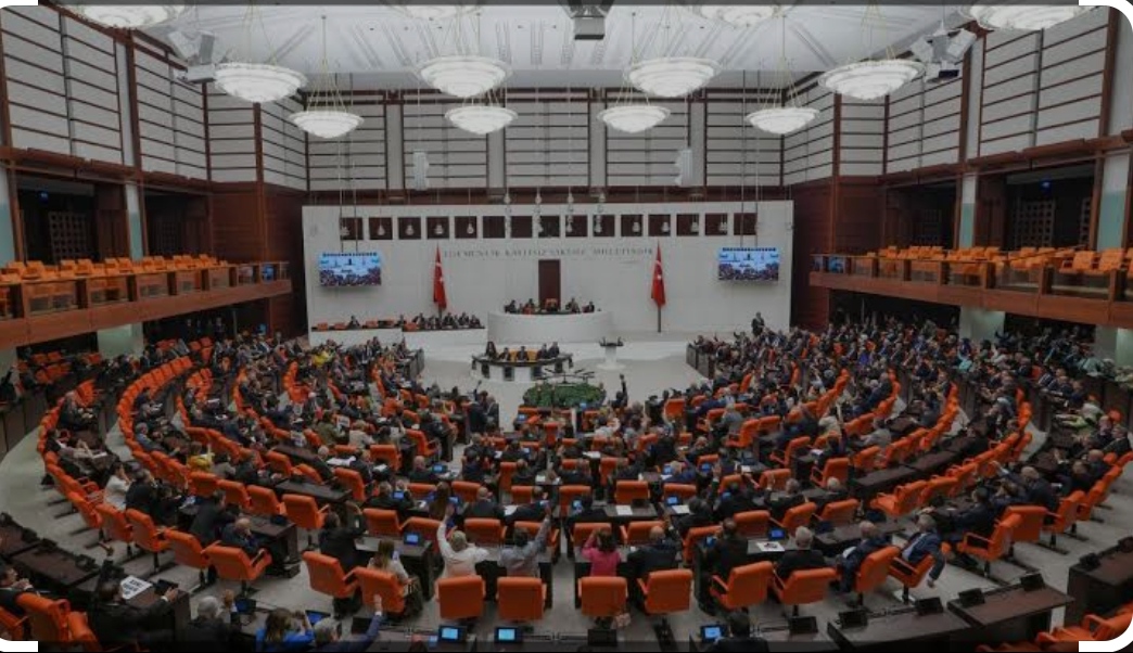 TBMM'de yoğun mesai bu hafta da sürecek! Ruhsatsız silahın ve yetkisiz çakar kullanımının cezası artacak