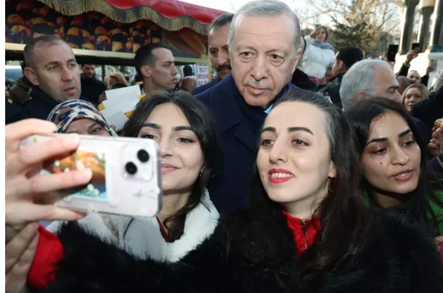 Cumhurbaşkanı Erdoğan vatandaşların Regaip kandillerini kutladı