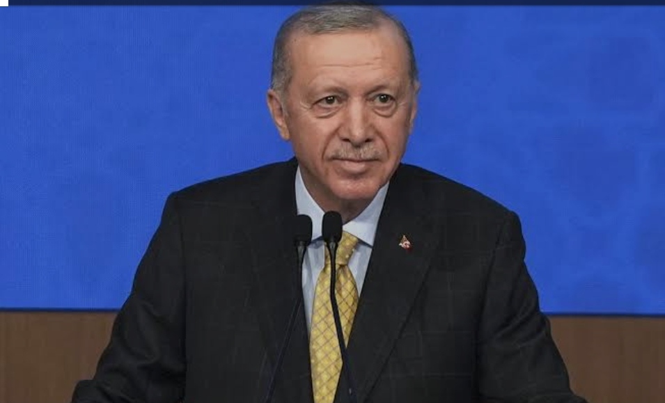 Cumhurbaşkanı Recep Tayyip Erdoğan'ın yoğun mesaisi devam ediyor. Cumhurbaşkanı Erdoğan bugün Ankara'da düzenlenecek Aile Yılı Tanıtım toplantısına katılacak.