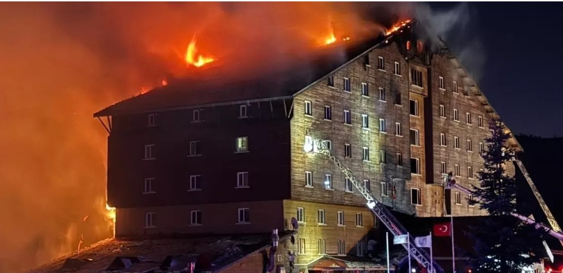 Kartalkaya'da yaşanan otel yangınında tutuklanan elektrikçi suçlamaları reddetti