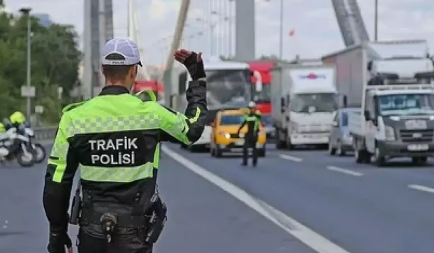 Bakan Yerlikaya: Hız ihlalleri ile ilgili 848 bin 766 cezai işlem yapıldı