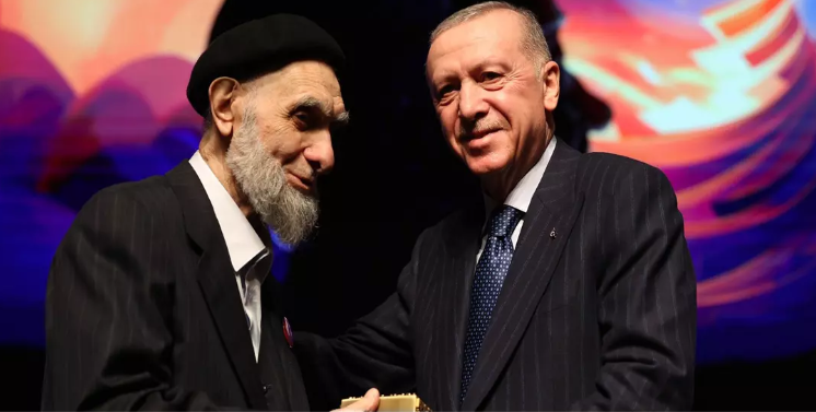 Necip Fazıl Saygı Ödülü sahibi Hasan Çelebi vefat etti