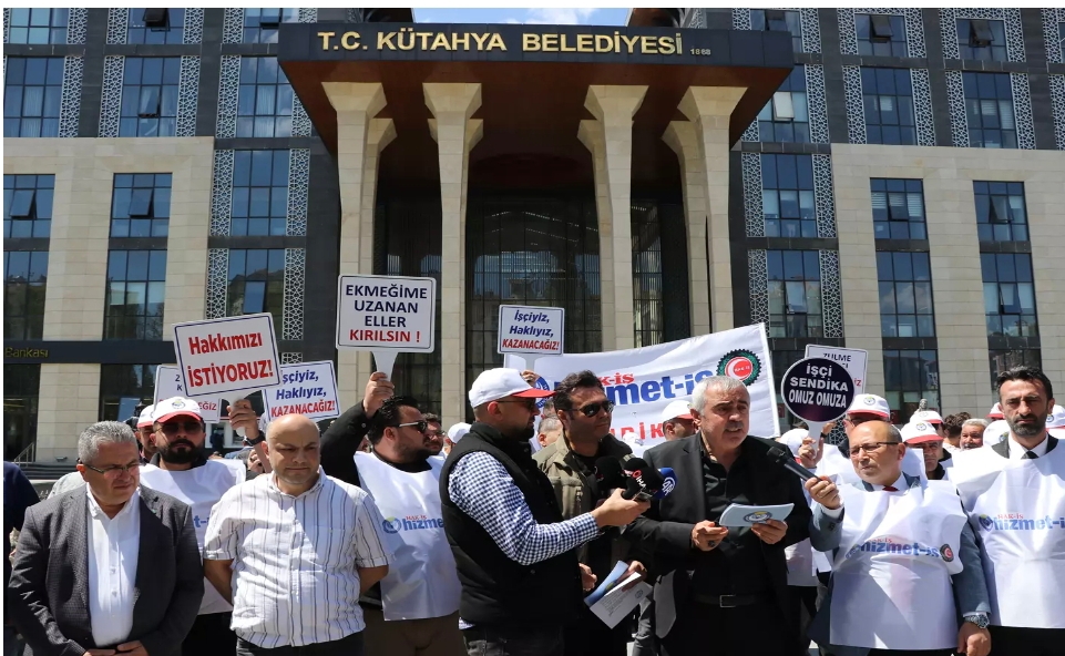 CHP'li belediyeden işçi kıyımı! Mesaj yoluyla kovulduklarını öğrendiler