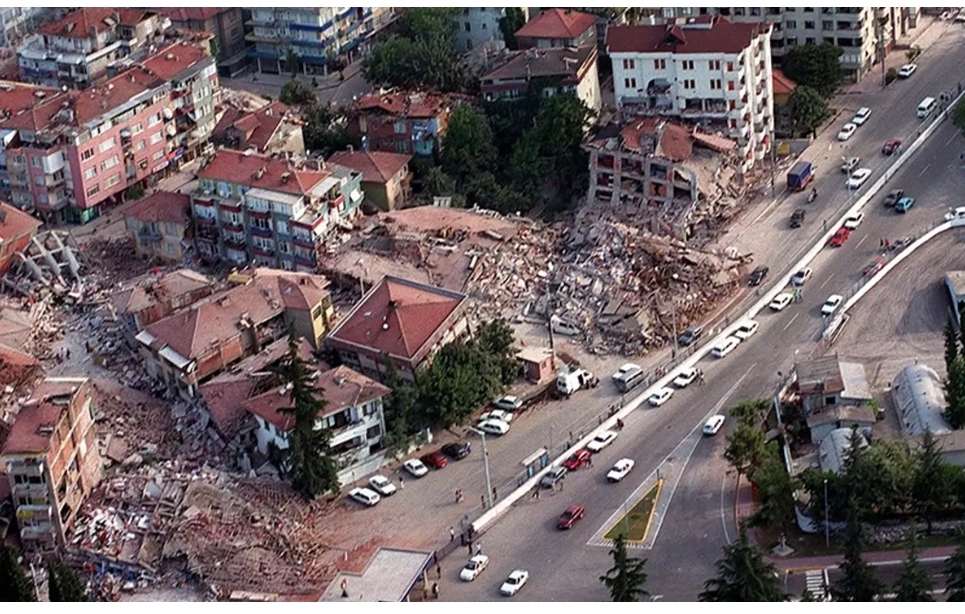 17 Ağustos Marmara Depremi'nin üzerinden 26 yıl geçti