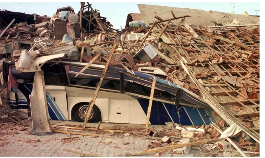 Marmara Depremi'nin yıl dönümünde uzmanlardan "afet bilinci" vurgusu