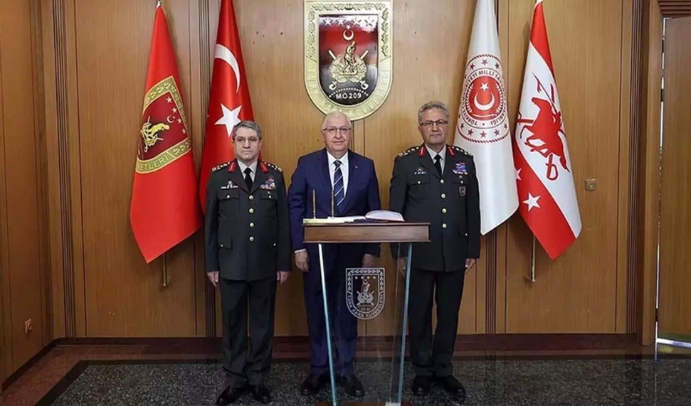 Bakan Güler, Kara Kuvvetleri Komutanlığı'ndaki devir-teslim törenine katıldı