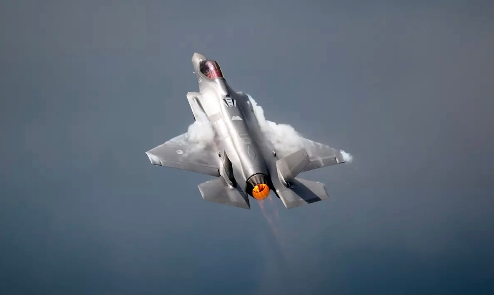 Japonya'da ASDF'e ait F-35'ler acil iniş yaptı