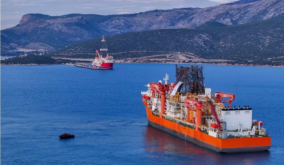 Türkiye'nin 6. sondaj gemisi Karadeniz'de göreve başladı