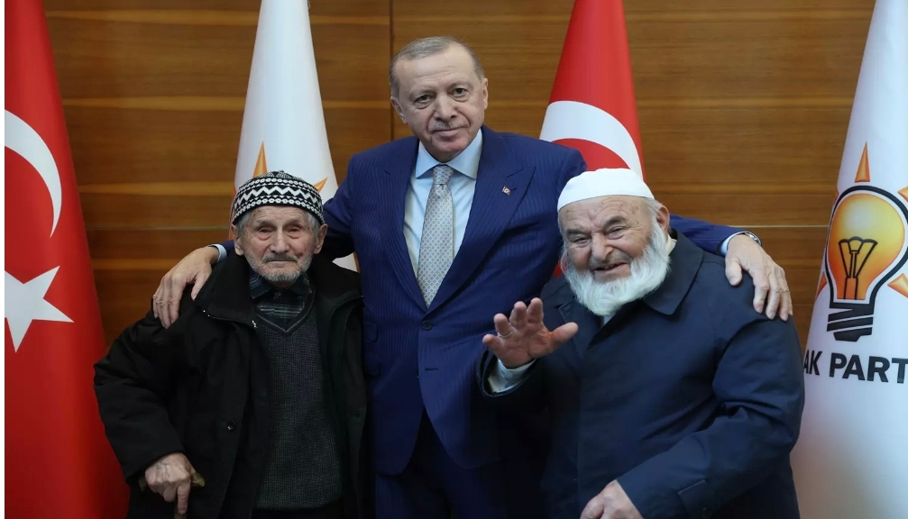 Cumhurbaşkanı Erdoğan, Düzce'den gelen vatandaşlarla görüştü