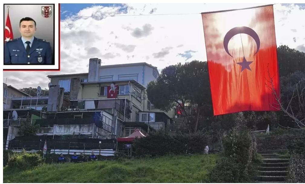 İzmir'e şehit ateşi düştü: Baba ocağına Türk bayrakları asıldı